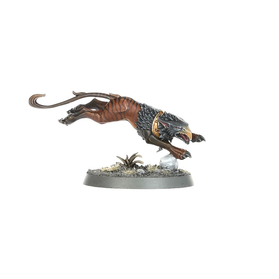 S/E: KNIGHT-JUDICATOR WITH GRYPH-HOUNDS